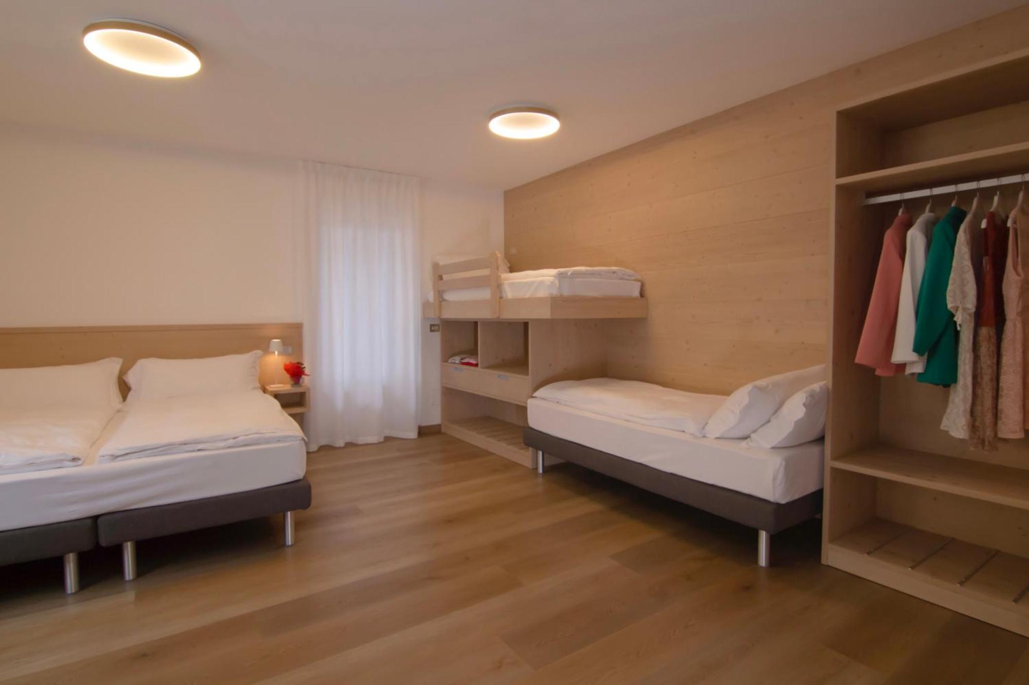 Hotel Miralago Bossico Bilik gambar