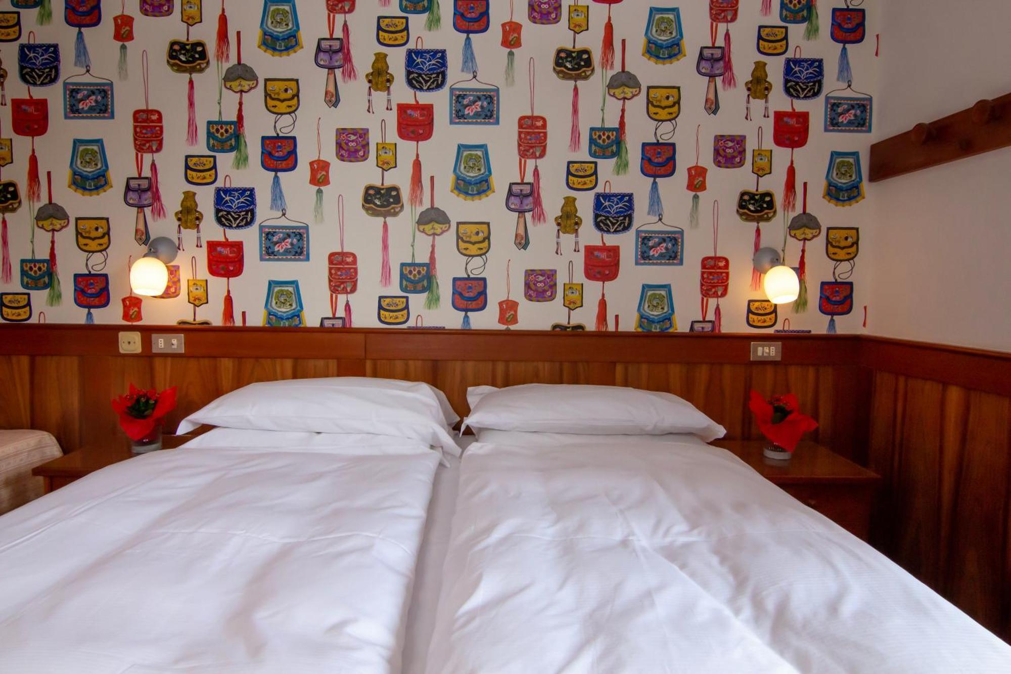 Hotel Miralago Bossico Bilik gambar