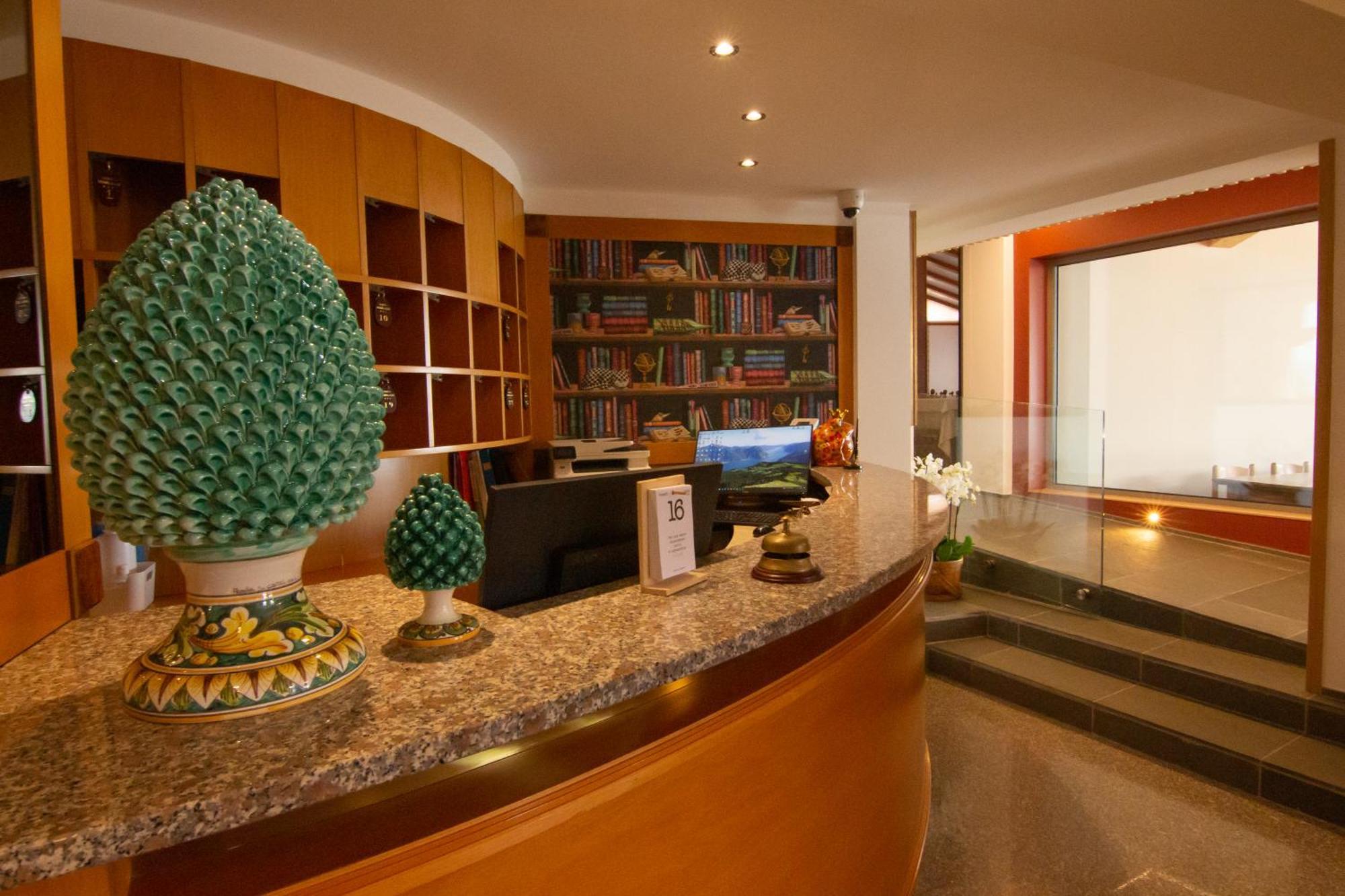 Hotel Miralago Bossico Luaran gambar