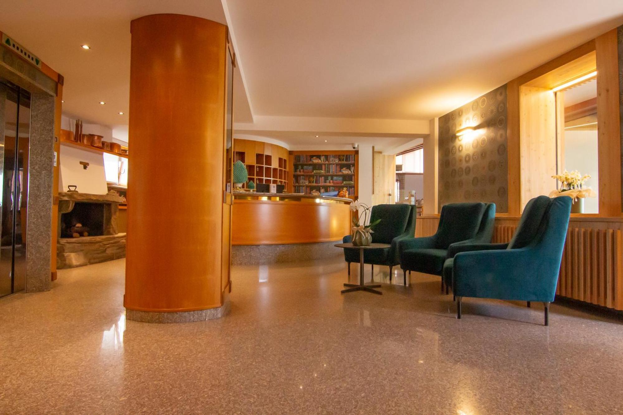 Hotel Miralago Bossico Luaran gambar